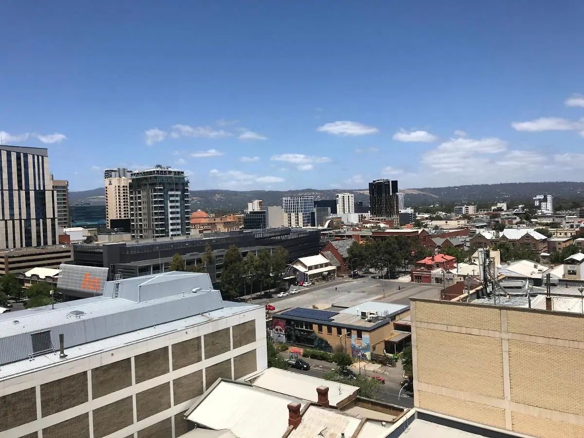 Tasha'S Apartments On Morphett Adelaide