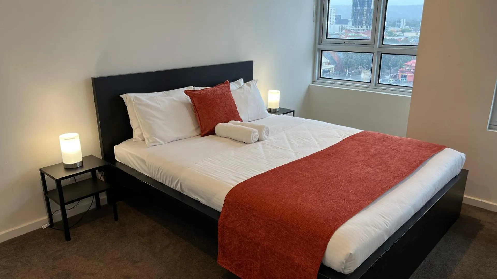 Tasha'S Apartments On Morphett Adelaide