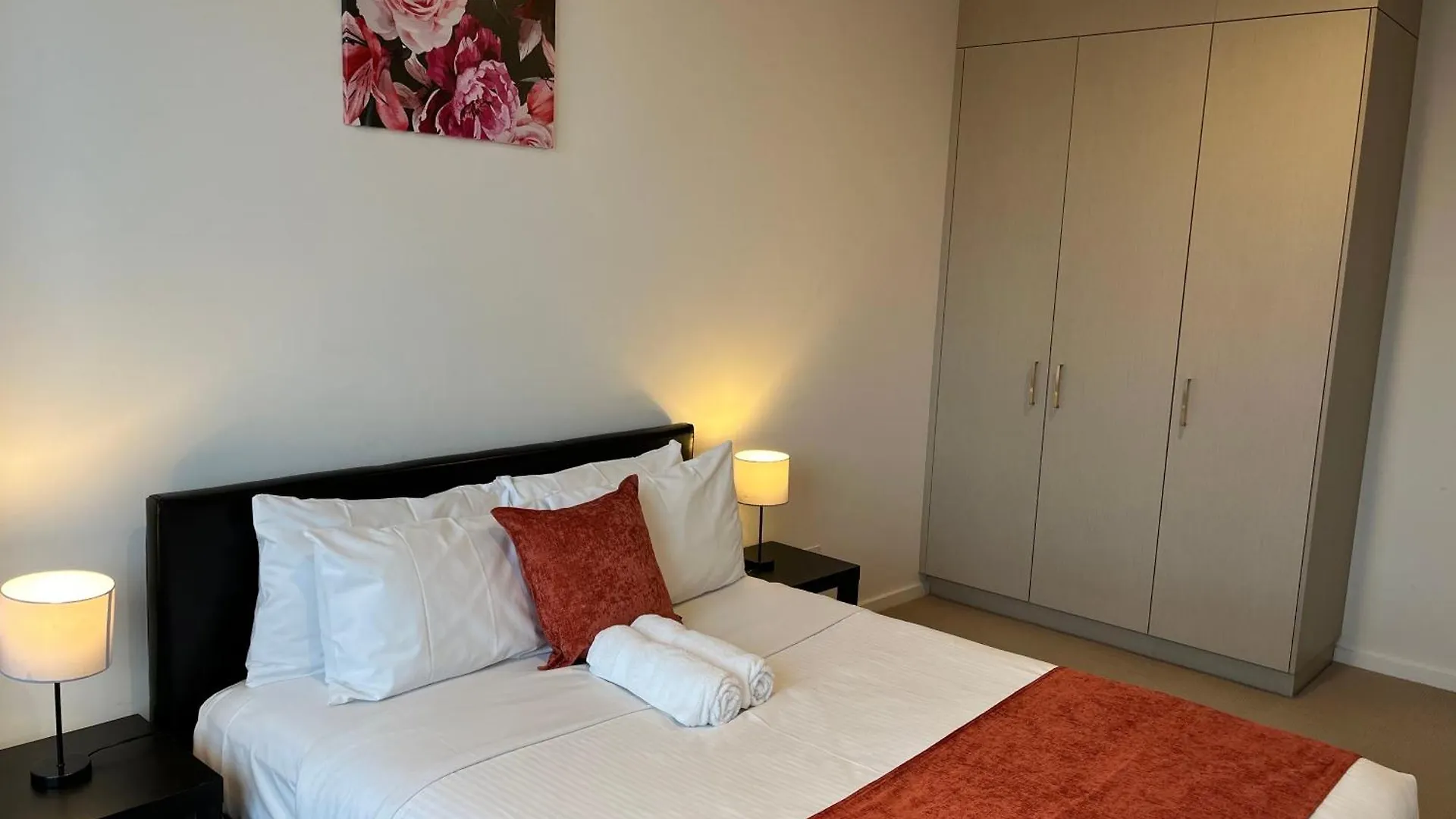 Tasha'S Apartments On Morphett Adelaide 0*,