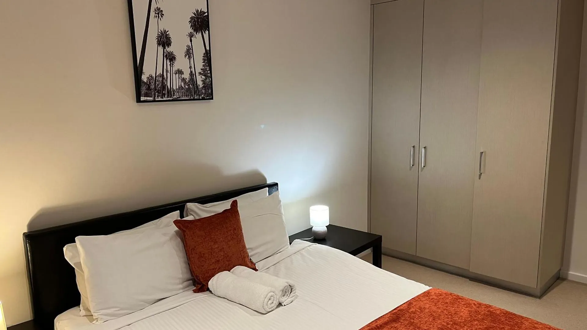 Tasha'S Apartments On Morphett Adelaide