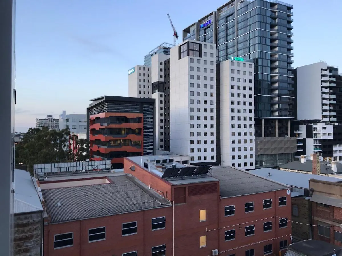 Tasha'S Apartments On Morphett Adelaide