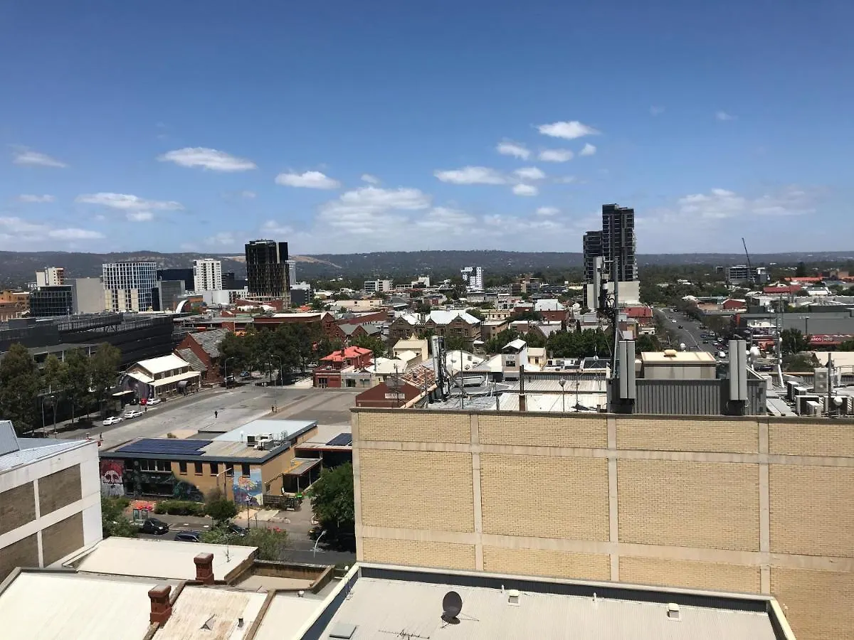 Tasha'S Apartments On Morphett Adelaide 0*,