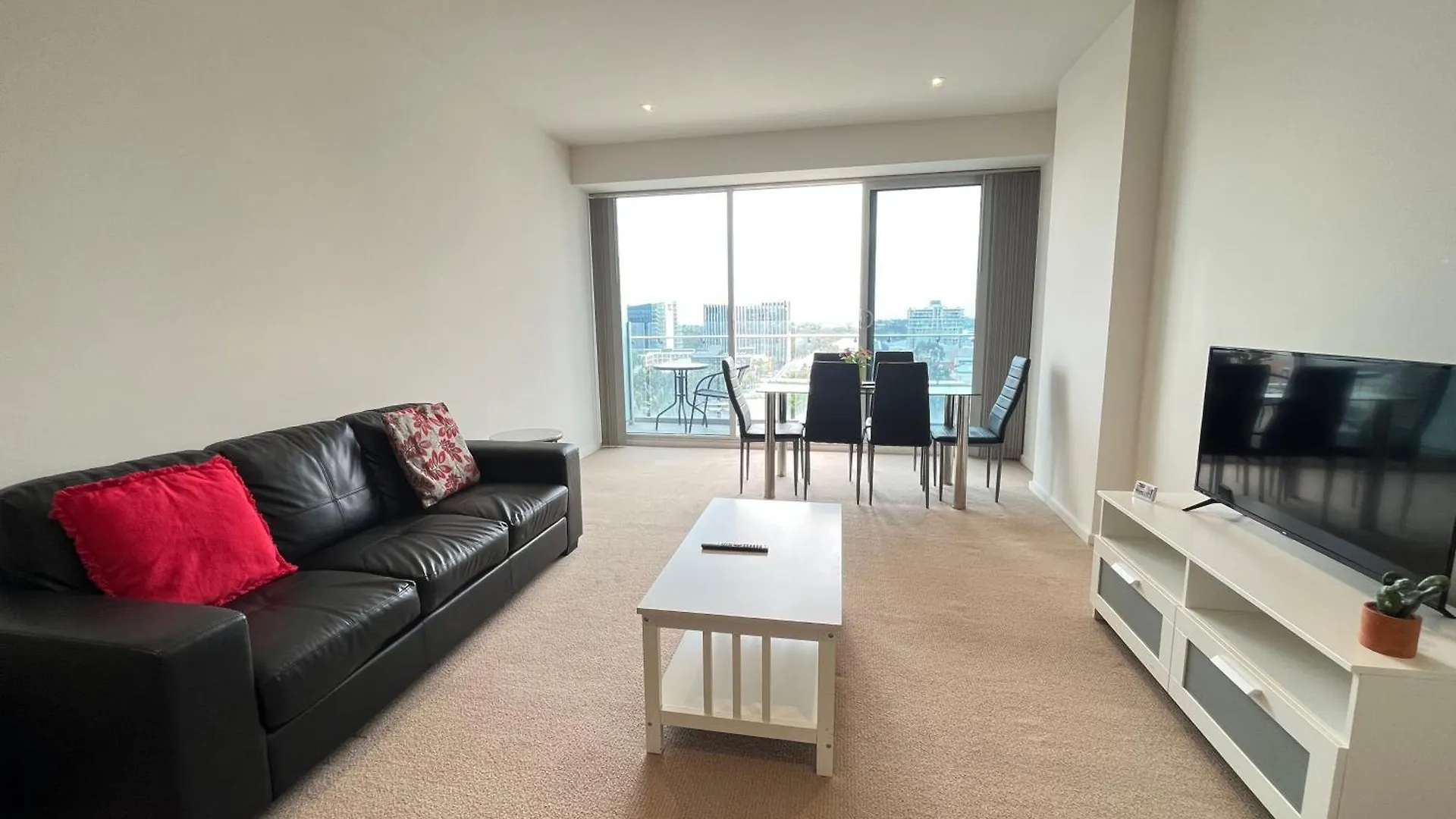 Tasha'S Apartments On Morphett Adelaide