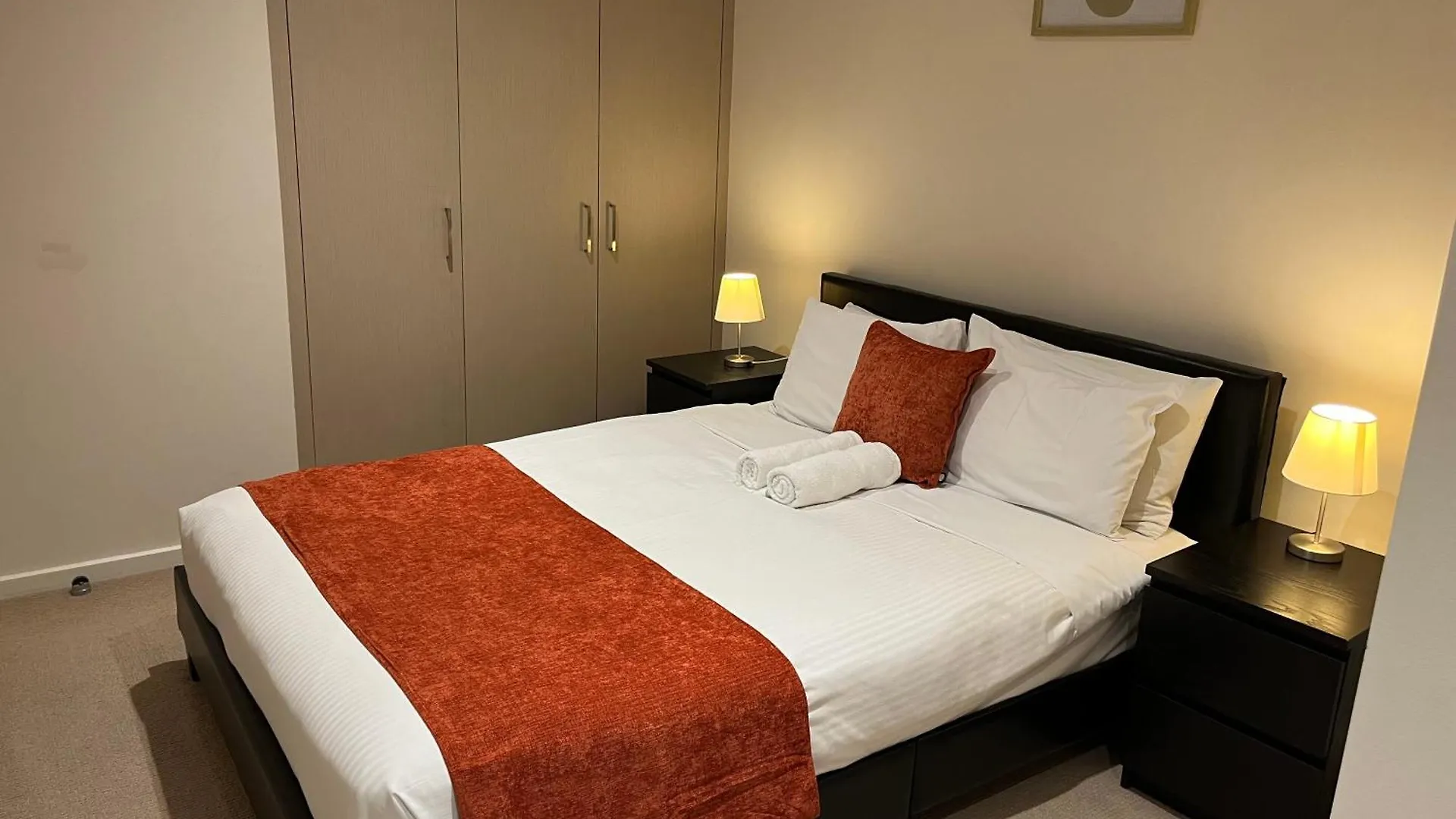 Tasha'S Apartments On Morphett Adelaide